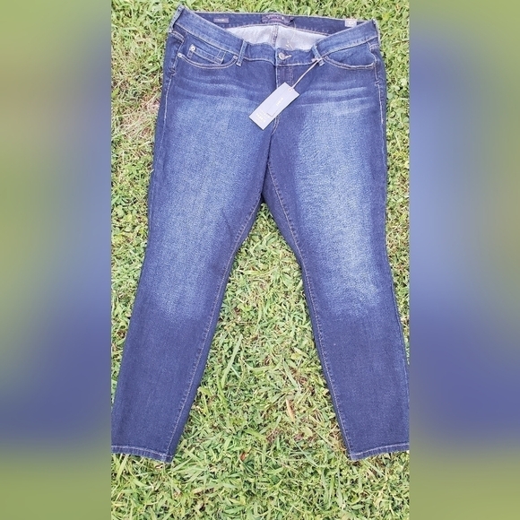 TORRID Skinny Jean - Premium Stretch Dark Wash Size 20R - Picture 2 of 10